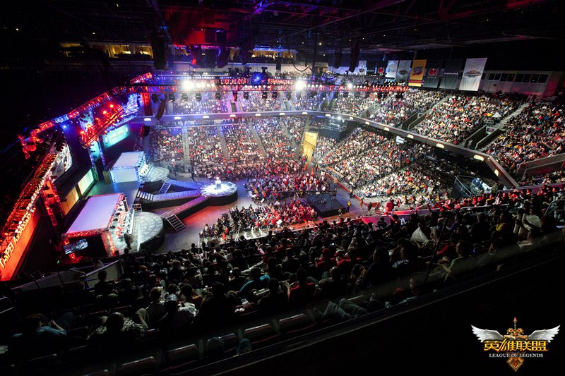 LPL久久公益节BLG公益冠名关注青少年心理健康,IG电竞助学基金传递电竞公益正能量