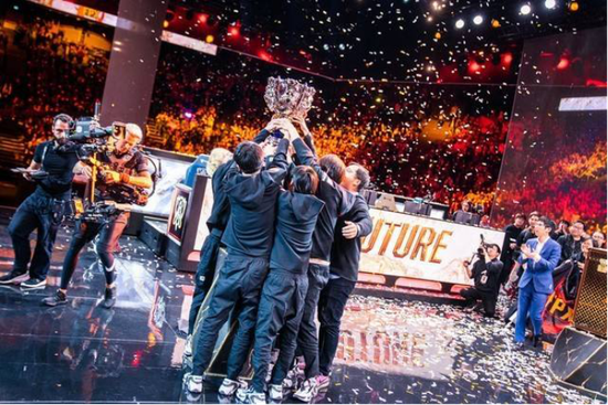 WBG战队雪糕战术惊艳全场,厄斐琉斯关键操作助力击败DK战队,电子竞技战术巅峰对决